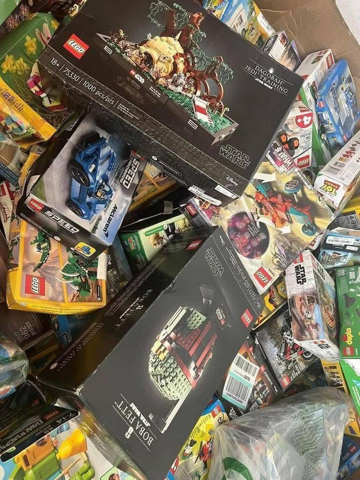 Wholesale LEGO Pallet - 100% LEGO - Technic Lamborghini, Star Wars Dagobah, Boba Fett, Minecraft, Speed Champions, Classic | PalletReturnsUK - Image 3