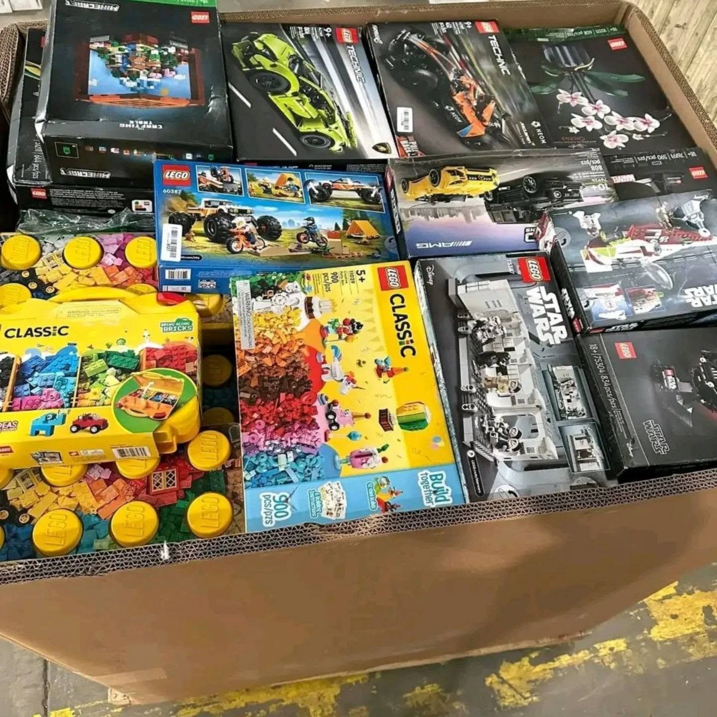 Wholesale LEGO Pallet - 100% LEGO - Technic Lamborghini, Star Wars Dagobah, Boba Fett, Minecraft, Speed Champions, Classic | PalletReturnsUK - Image 4
